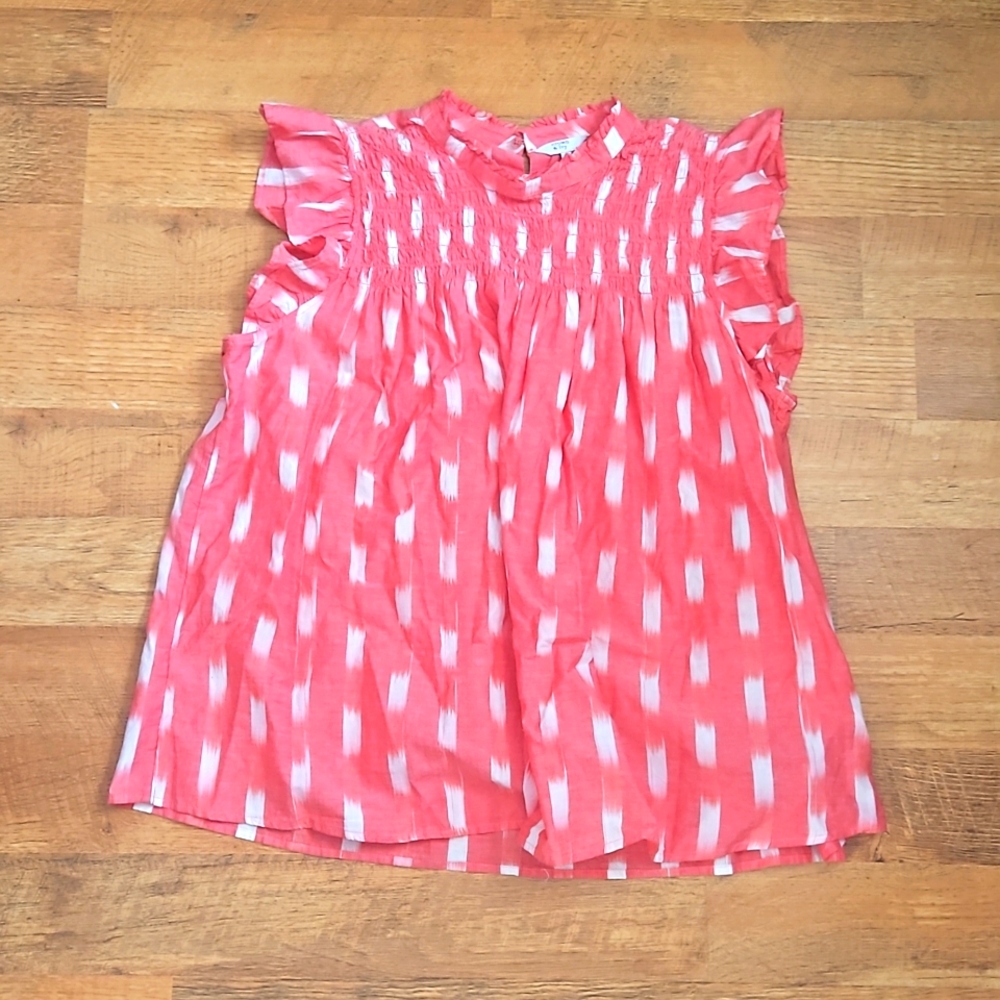 Crown & Ivy coral and white top